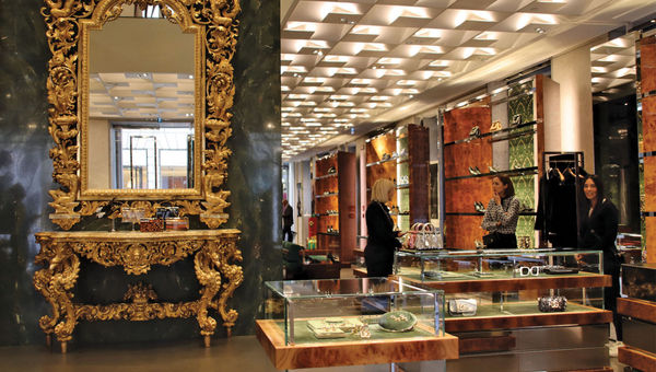 The Dolce & Gabbana store, which combines elements of the baroque and modern, on Montenapoleone. The Dolce & Gabbana store, which combines elements of the baroque and modern, on Montenapoleone.