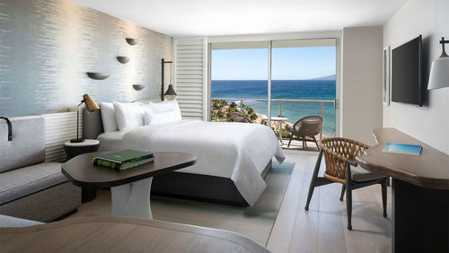 The Westin Maui’s Hokupaa Tower features questrooms with views of the ocean and exclusive access to the Lanai lounge. The Westin Maui’s Hokupaa Tower features questrooms with views of the ocean and exclusive access to the Lanai lounge.